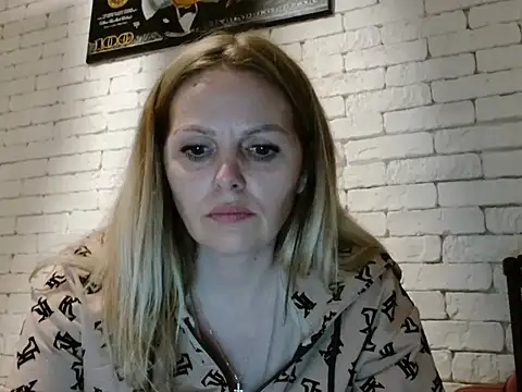 Snapshot of Angel_girllovemy chatting on 11/17/25, 03:29 Angel girllovemy online show from 11/17/25, 03:29