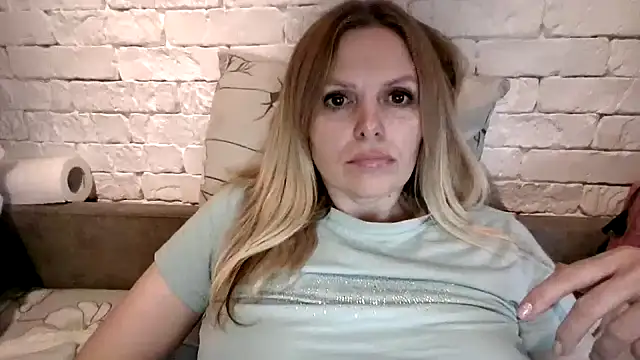 Snapshot of Angel_girllovemy chatting on 12/04/25, 09:29 Angel girllovemy online show from 12/04/25, 09:29