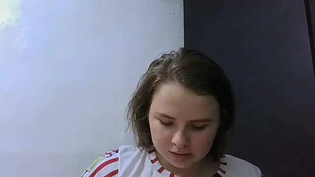Snapshot of HellenMiyer1111 chatting on 06/28/26, 06:47 HellenMiyer1111 online show from 06/28/26, 06:47