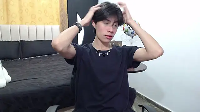 Snapshot of Elio-cam chatting on 01/04/25, 02:25 Elio-cam online show from 01/04/25, 02:25