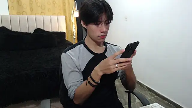 Snapshot of Elio-cam chatting on 03/18/25, 02:58 Elio-cam online show from 03/18/25, 02:58