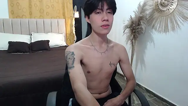 Snapshot of Elio-cam chatting on 11/27/25, 04:14 Elio-cam online show from 11/27/25, 04:14