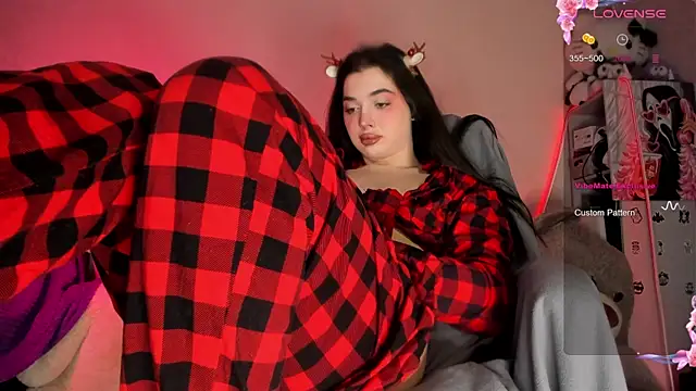 Snapshot of YsabellViveris chatting on 12/19/25, 05:53 YsabellViveris online show from 12/19/25, 05:53