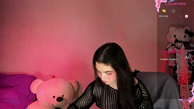 Snapshot of YsabellViveris chatting on 12/21/25, 01:29 YsabellViveris online show from 12/21/25, 01:29