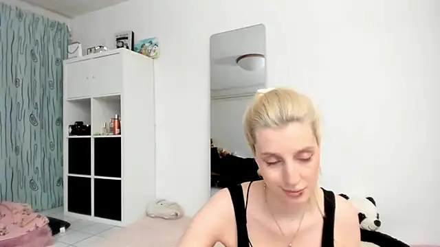 KenzieDawton online show from 04/27/26, 04:16