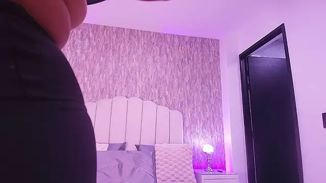 raven lilith  online show from 02/15/26, 03:47