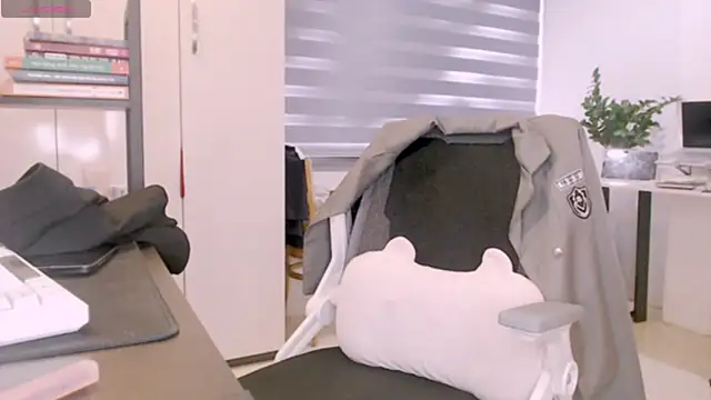 Shyn   online show from 09/22/25, 05:20