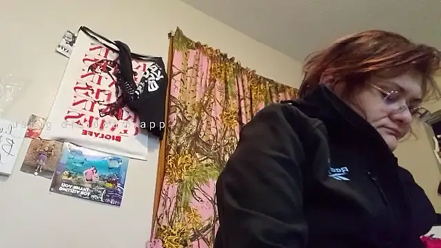 Snapshot of Deepsounding8585 chatting on 01/10/26, 05:42 Deepsounding8585 online show from 01/10/26, 05:42