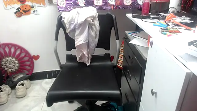 karlythothxh online show from 09/27/25, 07:13