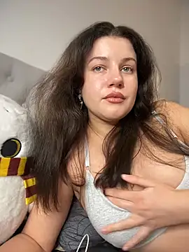 Snapshot of likaxxx chatting on 12/17/24, 06:31 likaxxx online show from 12/17/24, 06:31