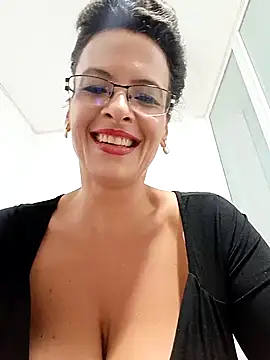 Snapshot of RebeccaNoble chatting on 09/10/25, 06:30 RebeccaNoble online show from 09/10/25, 06:30