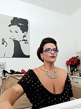 Snapshot of RebeccaNoble chatting on 09/24/25, 06:33 RebeccaNoble online show from 09/24/25, 06:33