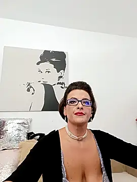 Snapshot of RebeccaNoble chatting on 09/26/25, 01:04 RebeccaNoble online show from 09/26/25, 01:04