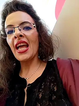 Snapshot of RebeccaNoble chatting on 11/08/25, 01:22 RebeccaNoble online show from 11/08/25, 01:22