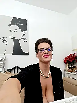 Snapshot of RebeccaNoble chatting on 11/16/25, 05:18 RebeccaNoble online show from 11/16/25, 05:18