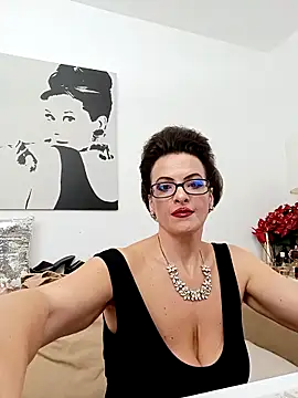 Snapshot of RebeccaNoble chatting on 11/21/25, 08:07 RebeccaNoble online show from 11/21/25, 08:07