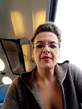 Snapshot of RebeccaNoble chatting on 12/01/25, 12:21 RebeccaNoble online show from 12/01/25, 12:21