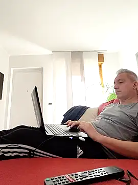 Snapshot of Markus_bst chatting on 02/22/26, 12:58 Markus bst online show from 02/22/26, 12:58