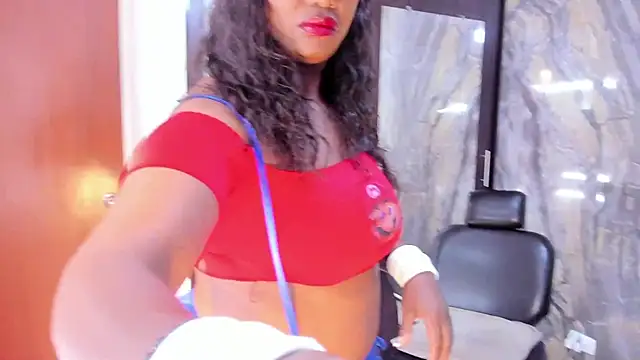 LauraSaenz01 online show from 11/01/25, 03:30