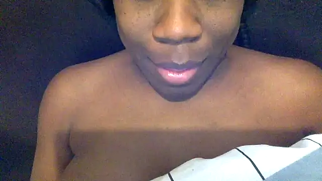 Snapshot of blacksexybeauty31 chatting on 02/28/25, 04:53 blacksexybeauty31 online show from 02/28/25, 04:53