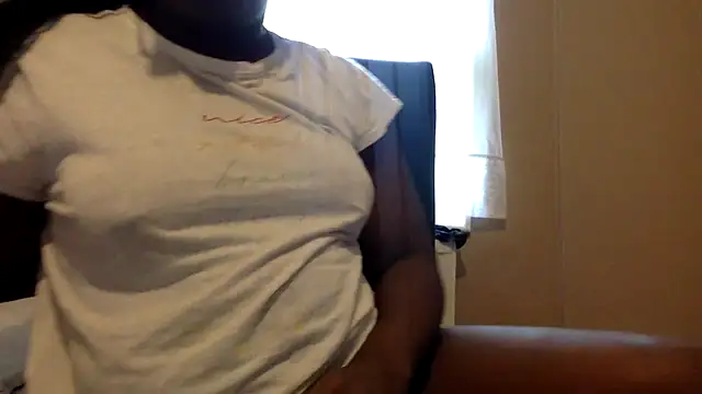 Snapshot of blacksexybeauty31 chatting on 03/12/25, 10:59 blacksexybeauty31 online show from 03/12/25, 10:59