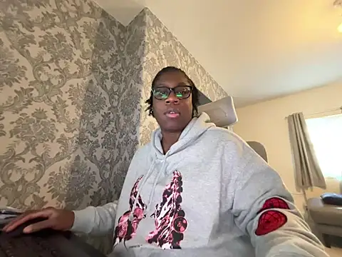Snapshot of blacksexybeauty31 chatting on 04/29/26, 04:33 blacksexybeauty31 online show from 04/29/26, 04:33