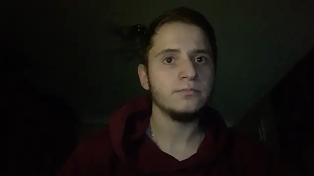 Snapshot of sweaticeboy chatting on 12/15/25, 04:22 sweaticeboy online show from 12/15/25, 04:22