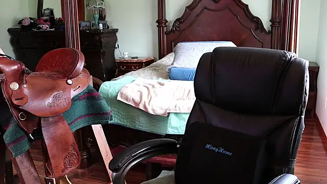 thornburyrose online show from 04/08/26, 05:35