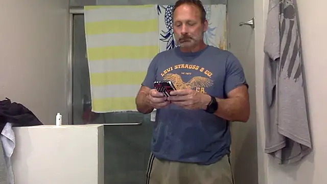 Snapshot of Bronco9602 chatting on 09/17/25, 06:53 Bronco9602 online show from 09/17/25, 06:53