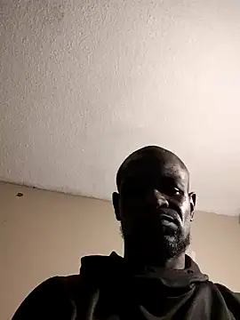 Snapshot of Maculine_Stayr chatting on 01/12/25, 12:33 Maculine Stayr online show from 01/12/25, 12:33