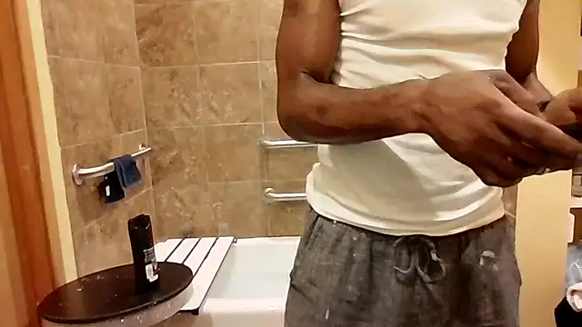 Snapshot of Maculine_Stayr chatting on 10/16/25, 10:33 Maculine Stayr online show from 10/16/25, 10:33