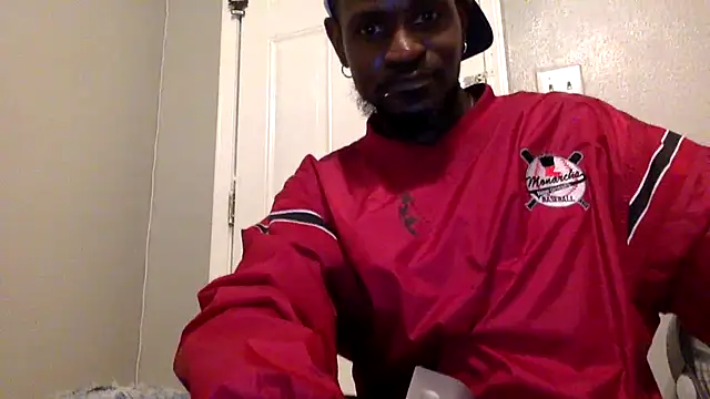 Snapshot of Maculine_Stayr chatting on 12/20/25, 11:01 Maculine Stayr online show from 12/20/25, 11:01