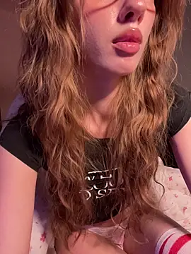 Snapshot of Weeissy chatting on 10/16/25, 09:49 Weeissy online show from 10/16/25, 09:49