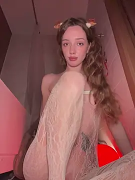 Snapshot of Weeissy chatting on 12/18/25, 08:15 Weeissy online show from 12/18/25, 08:15