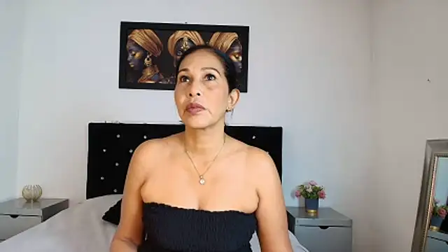 Snapshot of Shanon_mature chatting on 06/18/26, 06:45 Shanon mature online show from 06/18/26, 06:45