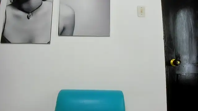 Snapshot of izzy_cum chatting on 01/15/25, 02:02 izzy cum online show from 01/15/25, 02:02