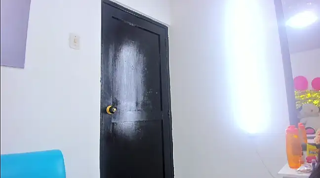 Snapshot of izzy_cum chatting on 01/29/25, 10:01 izzy cum online show from 01/29/25, 10:01