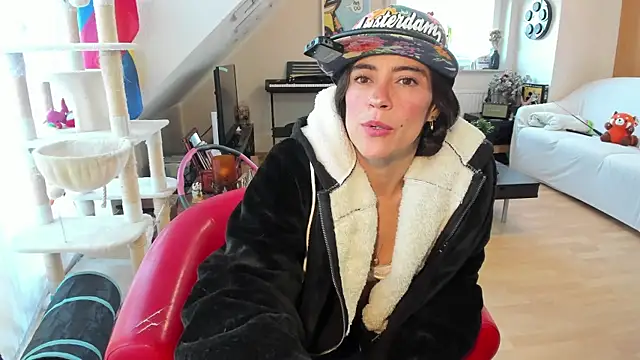 Snapshot of tinny_williams chatting on 09/10/25, 06:24 tinny williams online show from 09/10/25, 06:24