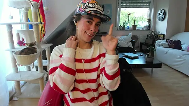 Snapshot of tinny_williams chatting on 09/14/25, 06:23 tinny williams online show from 09/14/25, 06:23