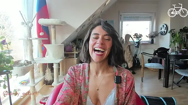 Snapshot of tinny_williams chatting on 03/12/26, 08:31 tinny williams online show from 03/12/26, 08:31