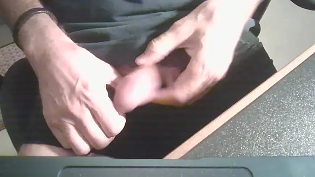 Snapshot of Tallmature6 chatting on 09/16/25, 07:48 Tallmature6 online show from 09/16/25, 07:48