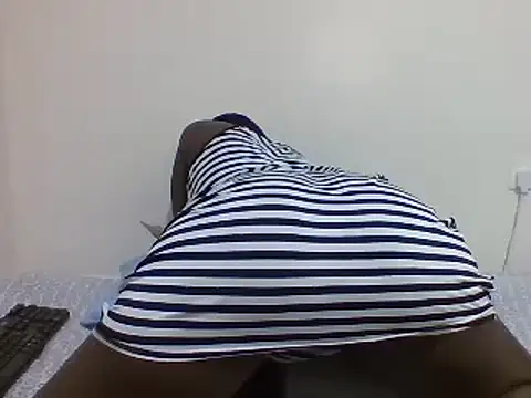 Snapshot of sweetelle09 chatting on 02/22/25, 10:31 sweetelle09 online show from 02/22/25, 10:31