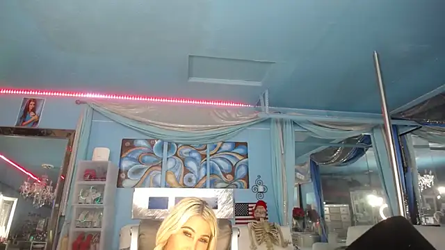 ADRIANNA FOX online show from 05/22/26, 03:24
