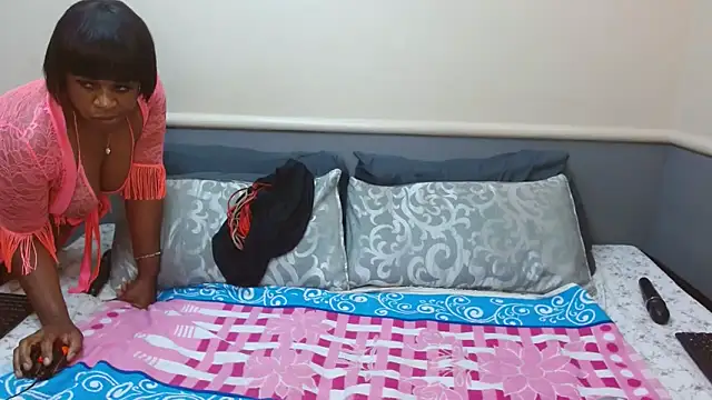 Snapshot of NaughtySisters chatting on 09/28/25, 03:28 NaughtySisters online show from 09/28/25, 03:28