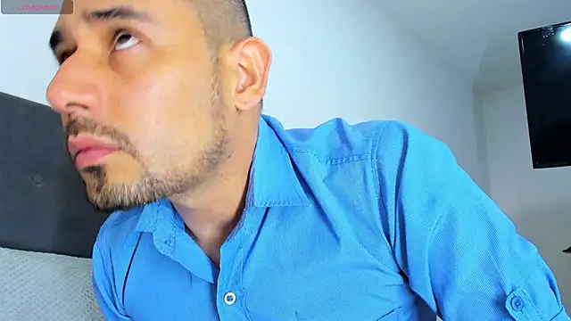 jhonyalzate2 online show from 03/04/25, 11:22