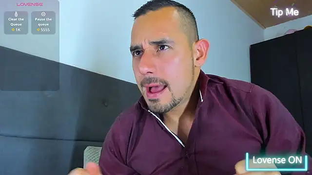 jhonyalzate2 online show from 09/14/25, 12:10