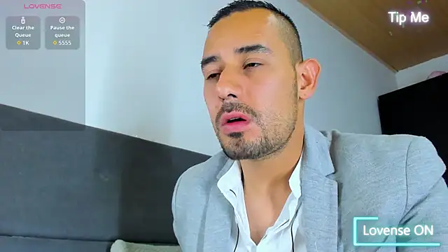 jhonyalzate2 online show from 10/06/25, 01:47