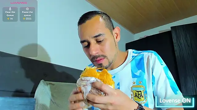 jhonyalzate2 online show from 02/01/26, 01:59