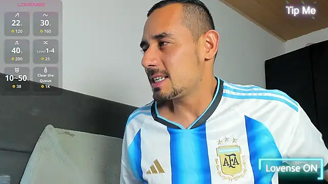 jhonyalzate2 online show from 04/01/26, 01:28