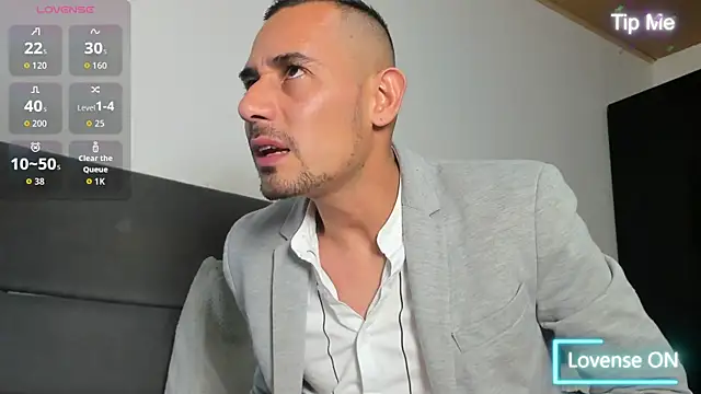 jhonyalzate2 online show from 05/21/26, 01:56